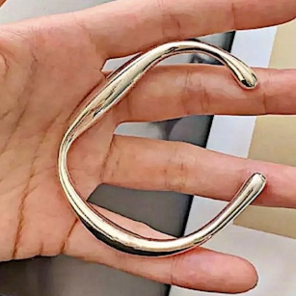 STERLING SILVER IRREGULAR BANGLE BRACELET - Picture 1 of 9